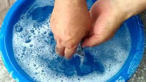 Muhabbet Kusu Nasil Yikanir Bitlerden Nasil Temizlenir Nasil Banyo Ya Muhabbet Kuslari Kusu Kus Banyo