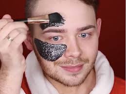 A DIY Glitter Peel-Off Mask Exists & Here's The Secret Recipe