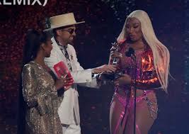 How are the awards chosen? Qh93cmvd Dwl5m