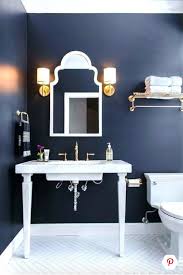 The top basic colors in bathroom fixtures are now yellow, pink, and baby blue. 50 Gave Blauwe Toilet Ideeen Met Inspiratie Voorbeelden Tegels Goud Decoratie Donkerblauw Blue Bathroom Decor Blue Bathroom Walls Dark Blue Bathrooms