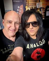 Roy Weisman's Instagram, Twitter & Facebook