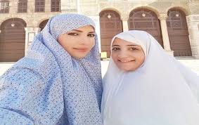 أشعلت الفنانة نسرين طافش موقع تبادل الصور ، إنستقرام، بإطلالة أنيقة ظهرت فيها باللون الأصفر ومكياج صيفي، إلى جانب استخدامها لحقيبة. Ù†Ø³Ø±ÙŠÙ† Ø·Ø§ÙØ´ Ø§Ù†Ø³ØªÙ‚Ø±Ø§Ù… ÙƒÙ†Ø¬ ÙƒÙˆÙ†Ø¬