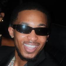 Sean Moss (@Moss2much)