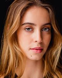 PHOTO STUDIO BY NAT (@studiobynats) • Instagram photos and videos