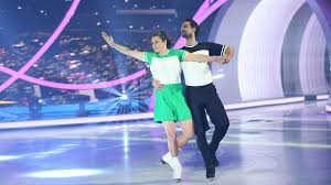 Did you scroll all this way to get facts about nadine angerer? Nadine Angerers Dancing On Ice Coach Ist Schwer Gesturzt Promiflash De