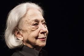 Fernanda Montenegro volta aos palcos, lê Nelson Rodrigues e Simone de  Beauvoir