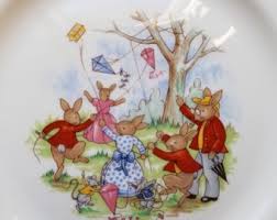 Vintage EUC Royal Doulton Bunnykins Fly A Kite Picnic Child’s Toddler’s  Dinnerware Plate Fine Bone China Easter Bunnies Mouse Family Picnic