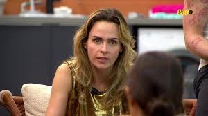 Participante do BBB 23, Amanda Meirelles, em conversa séria na casa mais vigiada do Brasil.
