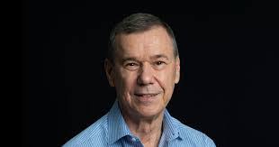 Ian Hopper's Instagram, Twitter & Facebook