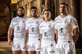 Ce jeudi 11 juillet, le stade toulousain a levé le voile sur son maillot domicile pour la saison 2019/2020. Le Stade Toulousain Frappe Encore Fort Avec Son Nouveau Maillot Exterieur Le Rugbynistere