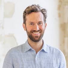 Photos are starting to roll in from the 2024 Music Awards, and this one…