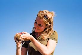 Hanne tersmette (27 juni 1987) is een nederlandse boswachter en schrijfster. Hanne Tersmette Vriezz Trading Outdoor Hunting And Tactical Wholesale