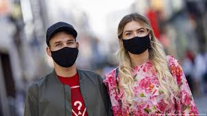 Längst läuft eine debatte über verschärfungen. Coronavirus Will Germany Go Into Lockdown Again Germany News And In Depth Reporting From Berlin And Beyond Dw 28 10 2020