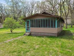 Typically there are 50 to 60 land lots and homes for sale on east okoboji lake. Lake Park Ia Real Estate Homes For Sale Trulia