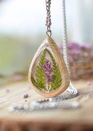 Pin By Savannah Y On Oh Yeah Make Me Wood Resin Jewelry Resin Jewelry Resin Pendant