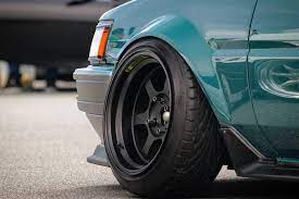 画像に含まれている可能性があるもの 車 屋外 ae86 toyota corolla car