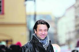 Václav neužil na roli emila zátopka dřel. Neuzil Ze Sveta Pod Hlavou Hraju V Dzinach Sveho Otce Ahaonline Cz