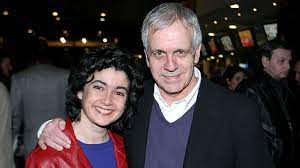 Por muchos años fue una activa partícipe del sindicato de actores (sidarte), como también su secretaria general y posterior presidenta.ex titular del consejo nacional de cultura y las artes. Me Da Terror Que Se Olvide De Mi Paulina Urrutia Se Sincera Sobre La Lucha De Su Esposo Augusto Gongora Contra El Alzheimer