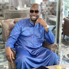 The popular celebrity barman went on a social media rant after their. 80naija He Was Afraid Uncomfortable Reaction As Obi Cubana Stumbles On Cubana Chief Priest Video