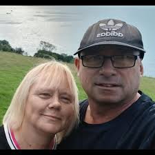 Hello could anyone recommend someone to clean our gutters please? They're a  bit blocked with leaves. Many thanks!