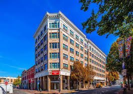 A safe, a lift and luggage storage are also provided. Best Western Plus Carlton Plaza Hotel In Victoria Bc
