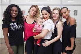 Veja as letras de carinha de anjo e ouça o close, carinha de anjo (abertura), joia rara, cadinho de amor, filha linda e muito mais músicas! Instrutora De Ioga Cantora De Samba Saiba Como Foi A Vida Das Rouge Nos Ultimos Anos Musica Extra Online