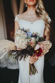 Check spelling or type a new query. 20 Stunning Fall Wedding Flower Bouquets For Autumn Brides Elegantweddinginvites Com Blog