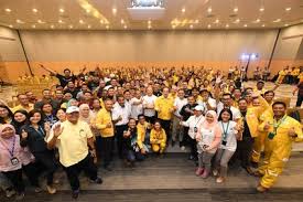 The iucn red list gives 2890 native endangered species. Mercedes Amg Petronas Motorsport Fahrer Valtteri Bottas Besucht Pic Vor Dem Grossen Preis Von Singapur