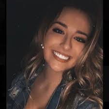 Selena Hooker's Instagram, Twitter & Facebook