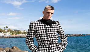 Nelle esibizioni di achille lauro che avverranno nel 71esimo festival di sanremo, sicuramente riuscirà a stupirci nuovamente, e a lasciarci senza parole, presentando ben 5 quadri diversi che faranno assolutamente parlare tutto il pubblico a casa. Francesca Fidanzata Di Achille Lauro Il Mistero Si Infittisce