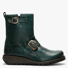 Confortable, elle interpelle par son stylisme facile à accorder sans pour autant tomber dans le domaine du commun. Fly London Sino Petrol Leather Ankle Boots