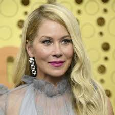 She is the daughter of mother nancy priddy and father robert applegate. Clo0djfoa5jzcm