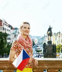 Vous y trouverez les meilleures pièces uniques ou personnalisées de nos boutiques. L Esprit De La Vieille Europe A Prague Femme Jeune Touriste A Prague Republique Tcheque Avec Le Drapeau Tcheque Banque D Images Et Photos Libres De Droits Image 83771578