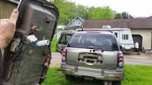 Locked your keys in your truck? Manually Unlock A Trailblazer Lift Gate Hatch Trailblazer Ss Ls2 Envoy Rob Willis Thewikihow