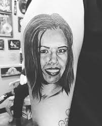 I got my mother's portrait done in LA at Under The Gun by Oscar Morales :  r/tattoo