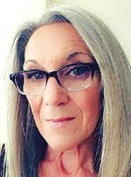 Lori Pickle's Instagram, Twitter & Facebook