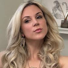 𝗗𝗥. 𝗧𝗔𝗬𝗟𝗢𝗥 𝗕𝗟𝗜𝗦𝗦