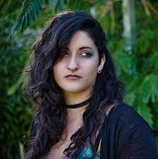 Caroline Pereira's Instagram, Twitter & Facebook