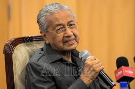 Dr mahathir latar belakang tun dr mahathir bin mohamad yang juga digelar sebagai dr m dan nama penanya che det dilahirkan pada 20 disember 1925 di course hero. Tun Dr Mahathir Mohamad Air Times News Network