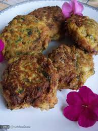 Ingrediente sos cu rosii si ton pentru gnocchi ricotta. Reteta Chiftelute Din Dovlecel Zuchina Si Ton Din Conserva