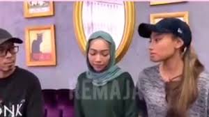 Banyak lagi video eksklusif dan yang best best dekat astro go dan njoi now! Eksklusif Kenyataan Bekas Dewi Remaja Ernisha Fazreen Isu Kantoi Minum Arak Di Club Malam Youtube