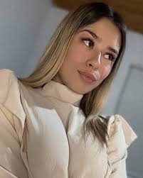 Emily Fermin's Instagram, Twitter & Facebook