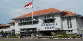 Smp terbaik di jawa tengah menurut kemendikbud 2020. Ini Dia Daftar Sma Terbaik Di Jawa Tengah Tahun 2020