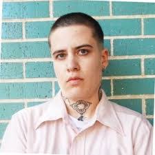 Laurie Mortimore's Instagram, Twitter & Facebook