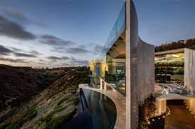 Singer alicia keys has sold her amazing new york apartment, located at 30 crosby street. Alicia Keys Emerges As Buyer Of La Jolla S Striking Razor House Los Angeles Times