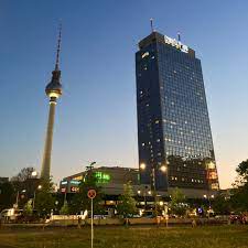 With a centrally located hotel close to train and bus lines to both berlin airports. Park Inn By Radisson Berlin Alexanderplatz Wikipedia