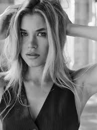 MIRIAM QUEVEDO // BLARE MODELS