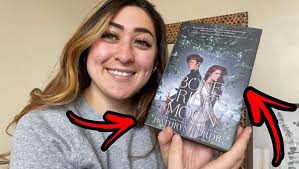 Amazon.com: Bone Crier's Moon (Bone Grace): 9780062798770: Purdie, Kathryn:  Books