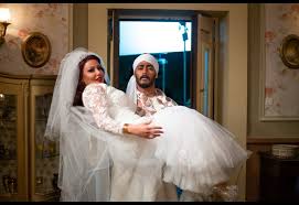 تبدأ أحداث مسلسل موسى الحلقة 21، بوصول زعيم المطاريد، ضياء عبدالخالق، إلى الجيزة وحضوره إلى منزل «موسى»، الفنان محمد رمضان، من أجل أن يحذره بعد أن جندت، زوجة شيخ البلد شداد، الفنانة عبير صبري، أحد رجال المطاريد ويدعى «مغاروي» لقتله. 258fenlbyfqmm