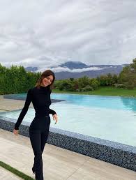 Kendall Jenner S New Hair Color Will Convince You To Go Ombre For Winter This Year Kendall Jenner Bikini Kendall Jenner Street Style Kendall Jenner Outfits